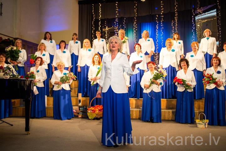 Dobeles pilsētas kultūras nama sieviešu korim "Vizma"- 45